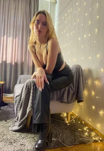 Fire_moth @Speckmade my pay slave Pic 2