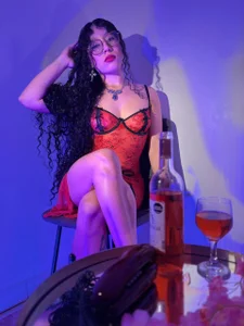 BriaConner_ They say that feet tell secrets… do you want to discover mine?👣 Foto 4