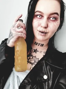 MessalinaOfficial Public Pic 4