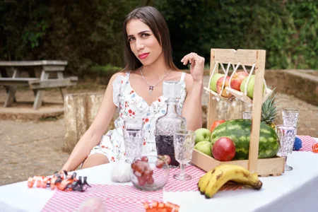 Leisygirl picnic Pic 3