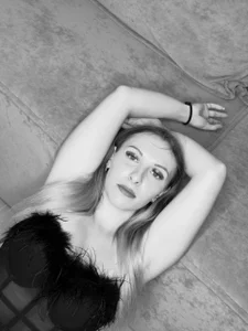 MiaSky01's Free for you Sex Photo 4