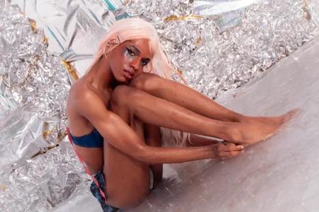 DakotaRosee: Splash in the heaven ( 3 фото)