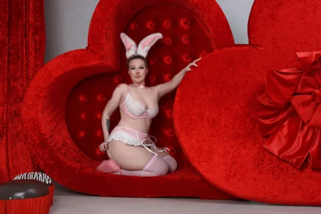 AlexandraGreen 𝒱𝒶𝓁𝑒𝓃𝓉𝒾𝓃𝑒'𝓈 𝒟𝒶𝓎 Pic