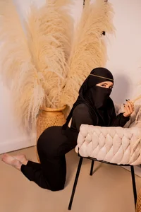 _Malak Arab elegance, fire on the skin and desire in the air 🖤🌙  4. fénykép