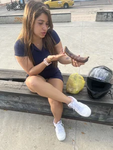 Dulcepasion26 enjoying a delicious Colombian relleno Foto 3