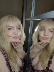 Mirrored seduction de NicoleKind  4 Imagens