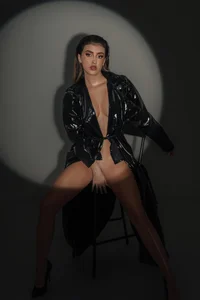 PaulinaSantos_ Lady in black ♥ Immagine  5