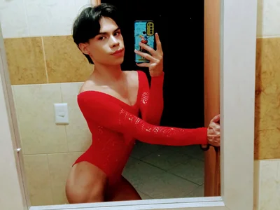 femboykeene BODY RED  2টি ছবি