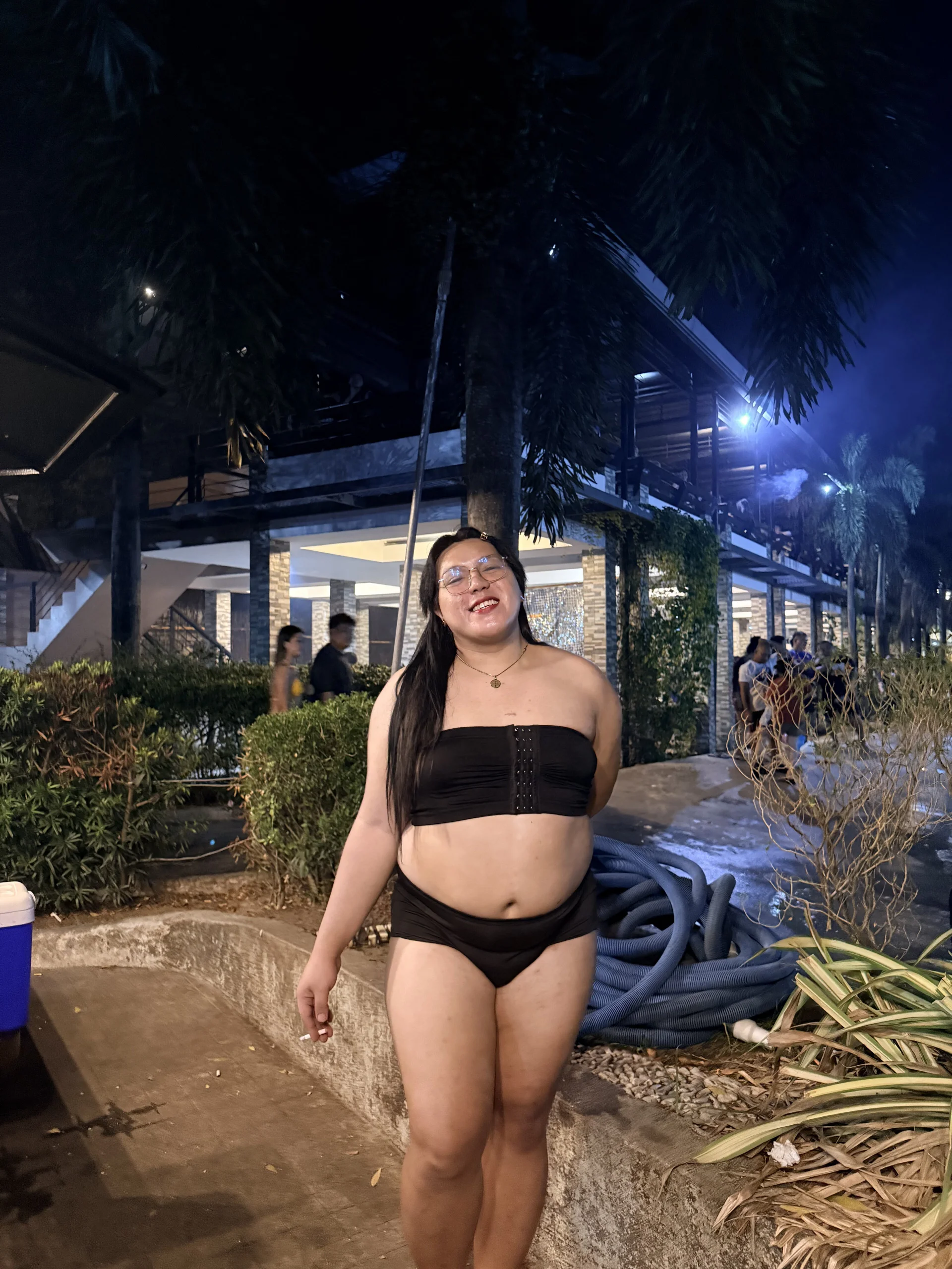 HotAsianAlbin19 Public  3টি ছবি