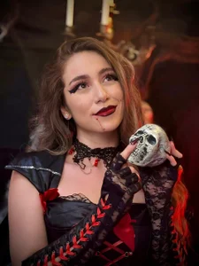 MyApril__ Velvet Vampire 🦇❤️ - {count, plural, one {תמונה אחת} two {שתי תמונות} many {# תמונות} other {# תמונות}}