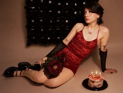 bonnyvel This is my b-day Pic 4