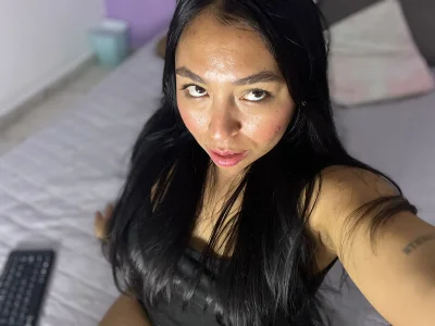 marywhitee__ I love dressing in black Pic 3