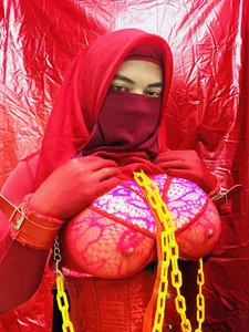 ElisyaHijabDoll ELISYA HIJABRUBBERDOLL SHOW BIG TITS Hình