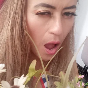 magenta_maturr For you baby Pic 3