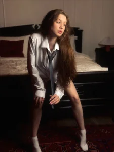 ArielSykes 𝑂𝑛 𝑎 𝑠𝑜𝑓𝑡 𝑏𝑒𝑑🤍 Foto 4