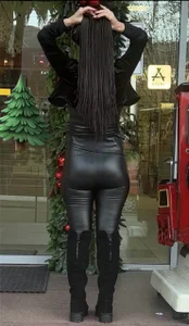 Cutie_orgasmWinter fairy tale in leather clothes图片 2