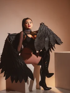 AdeleGray angel or demon 😈 Bilde 5