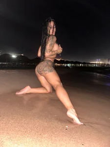 RileyNox Me or the beach? Immagine  4