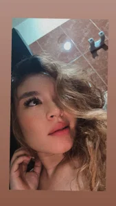 ErikaGoldmanのPublicの枚の写真