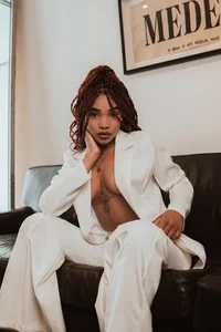 AriaFoster Elegant & Sophisticated🖤 รูป 