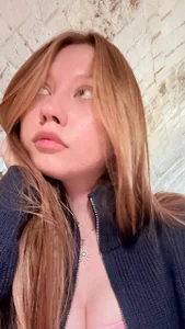 AdelaidaAskvig 2 Pic