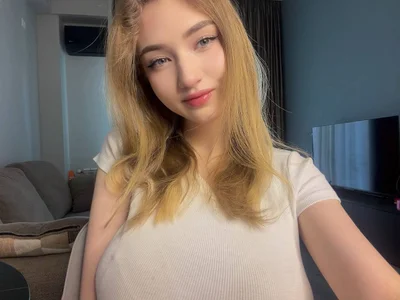 AveryBerkson A beautiful smile? - {count, plural, one {תמונה אחת} two {שתי תמונות} many {# תמונות} other {# תמונות}}