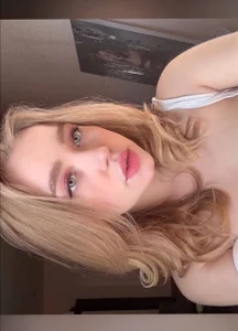 Anna_mileerPublic图片 3