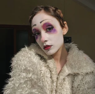 Hello everyone! Nice to meet you! :) de CoreenGau  2 Imagens