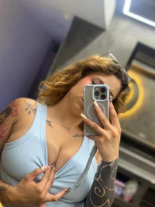 mendez_michelle Maybe I'm exactly the distraction u needed 🫣 Pic 2