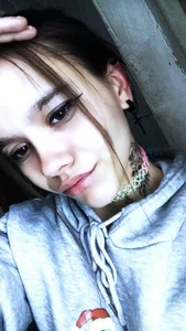 LouanneBrant Public Billede 3