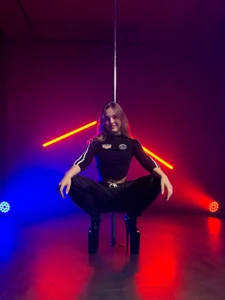 stay_with_aliceCheeky girl图片 3