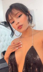 SelenaGmez Public Pic