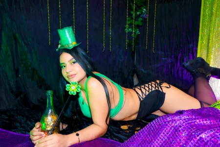 AlmaRose_ Green Goddess Vibes 💚👑 Foto 3