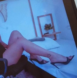 Hanny_belle Nice legs Pic 2