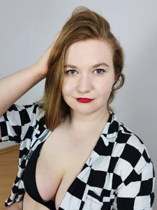 NikkiTease Public 사진