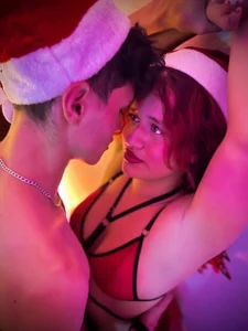 hottie_couplee 🎄Christmas wishes are the best🎄 Pic