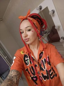 ElianaFox_ Public Hình 2