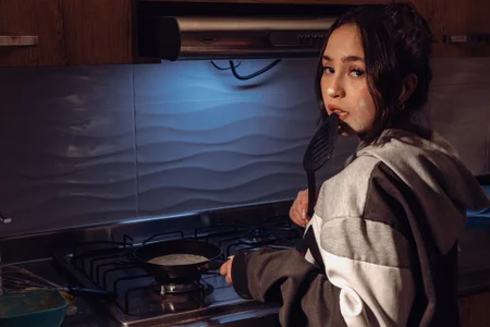 emma_morales_ Cooking 🔥 Poză 5