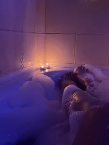 IzzzyFromHeaven bath with me? Immagine 