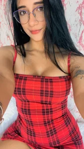 UrNewFantasy The dress is just an excuse… what stands out is my power.”🔥 Gambar 3