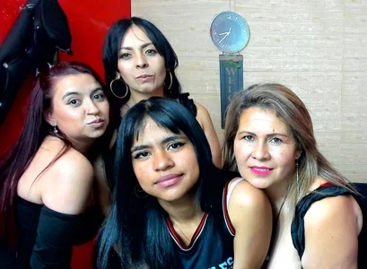 lesbiancuple's photo
