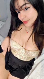 KimDevinne“The temperature rises every time I think of you.”图片