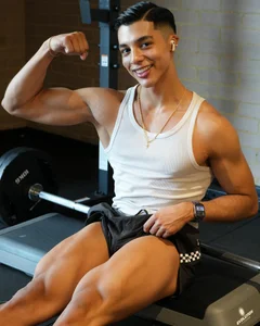 Troye_Williams kullanıcısının 💪 albümü -  2 fotoğraf