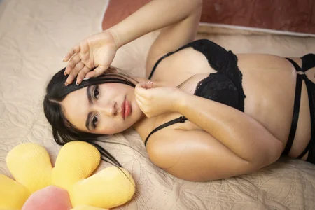 And my cute face🥺 de Mia_Becket_  2 photos