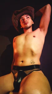 TomLondon_Bodies in a symphony.图片 2