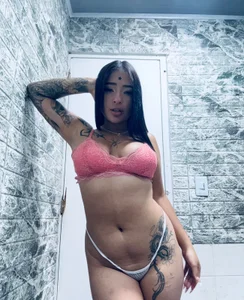 janetteJones_ Naughty in the bathroom? 사진 4