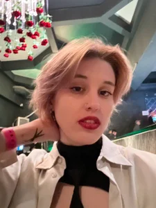 Queen_moments_ Public Pic 5