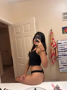 Kimma_Velvet Public Foto 3