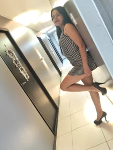 CindyAbril: Naughty in my house ( 2 фото)