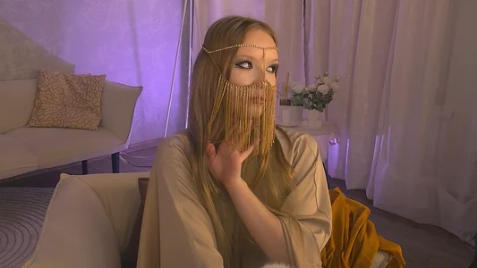 Mavli_Haririi Queen of the Desert Pic 4